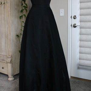 Elegant Black ALine Ball Gown Skirt with Crinoline